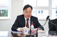 各具学科劣势、互补共进